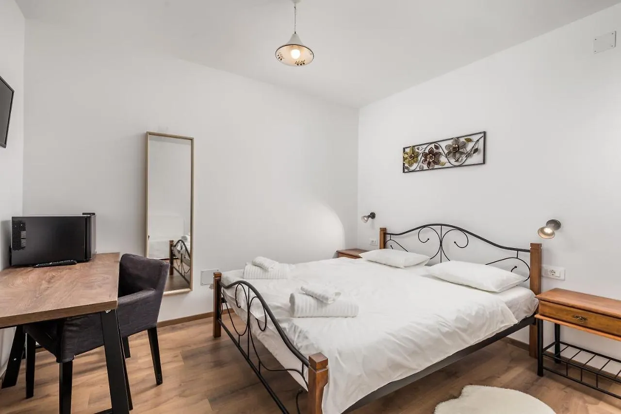 Rona Apartment & Rooms Mea Vista Buzet