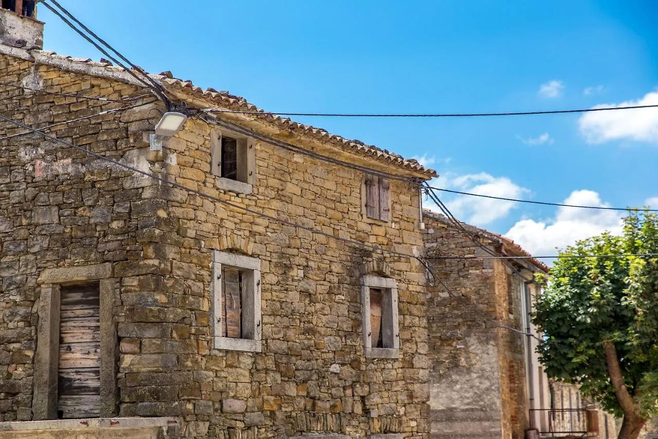 Rona Apartment & Rooms Mea Vista Buzet 0*,