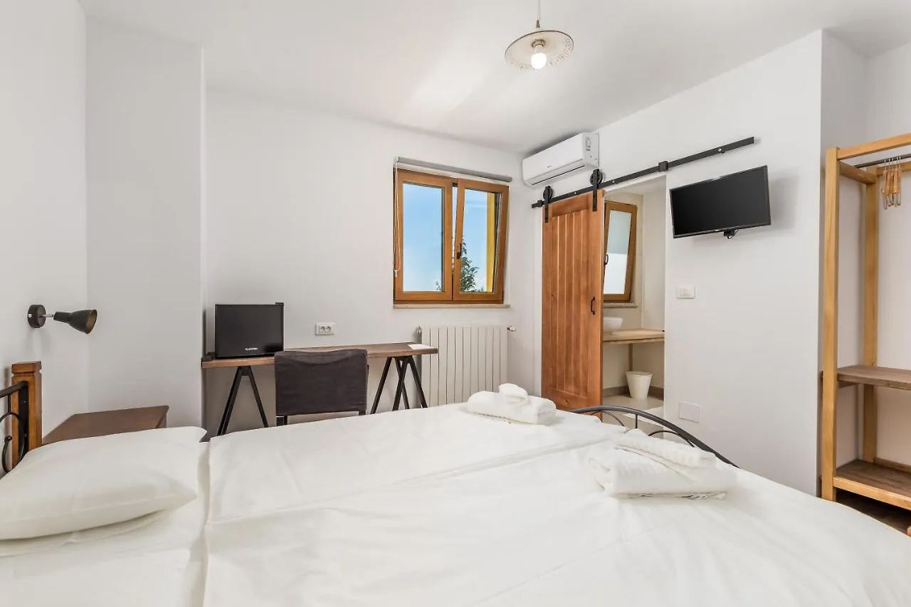 Rona Apartment & Rooms Mea Vista Buzet