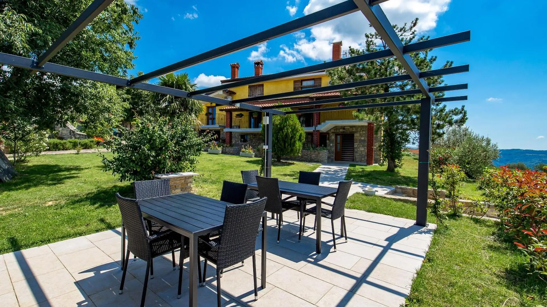 Rona Apartment & Rooms Mea Vista Buzet Croatia