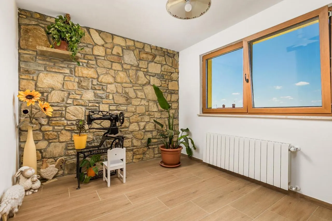 Rona Apartment & Rooms Mea Vista Buzet 0*,  Croatia