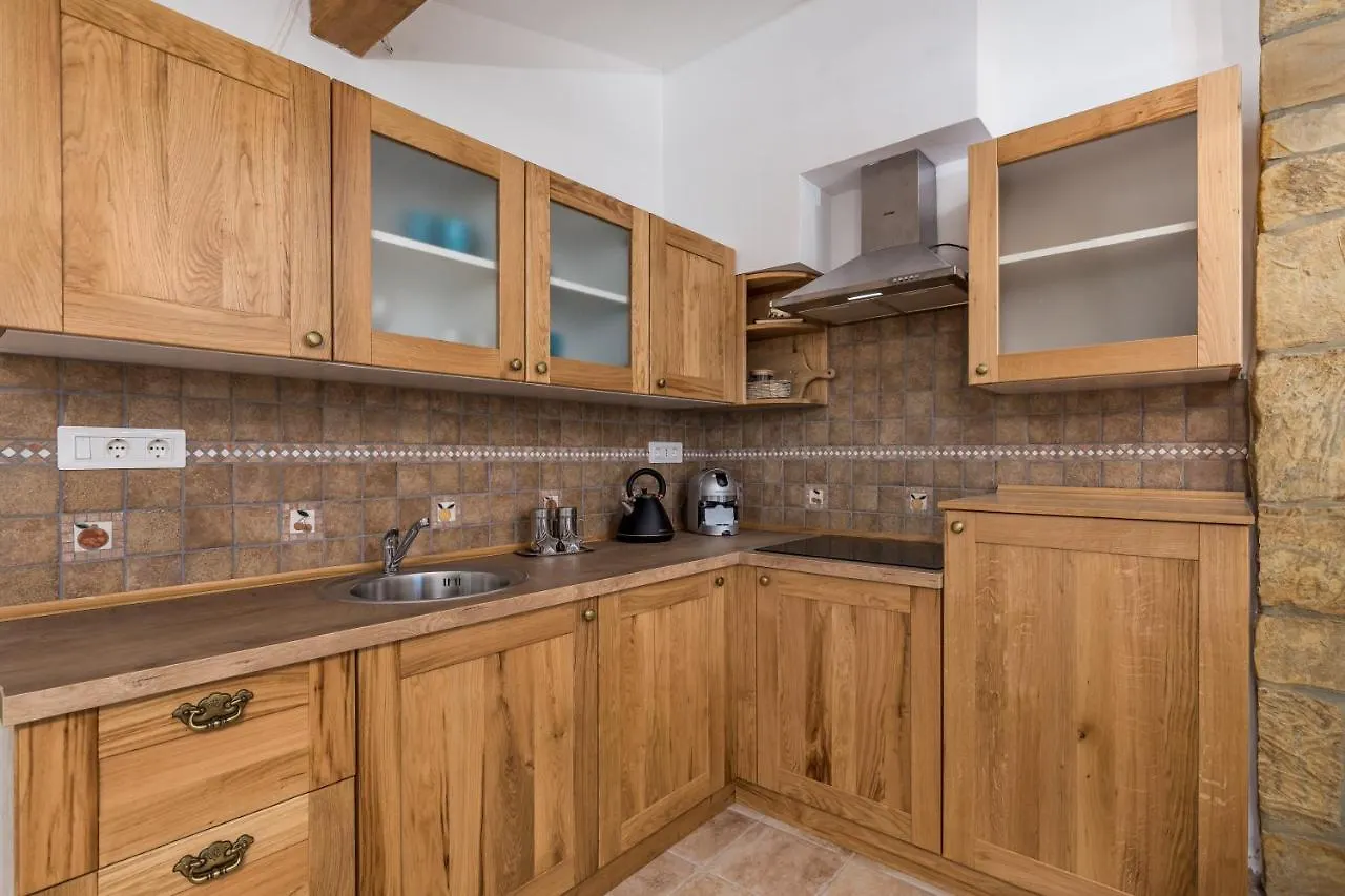 Rona Apartment & Rooms Mea Vista Buzet