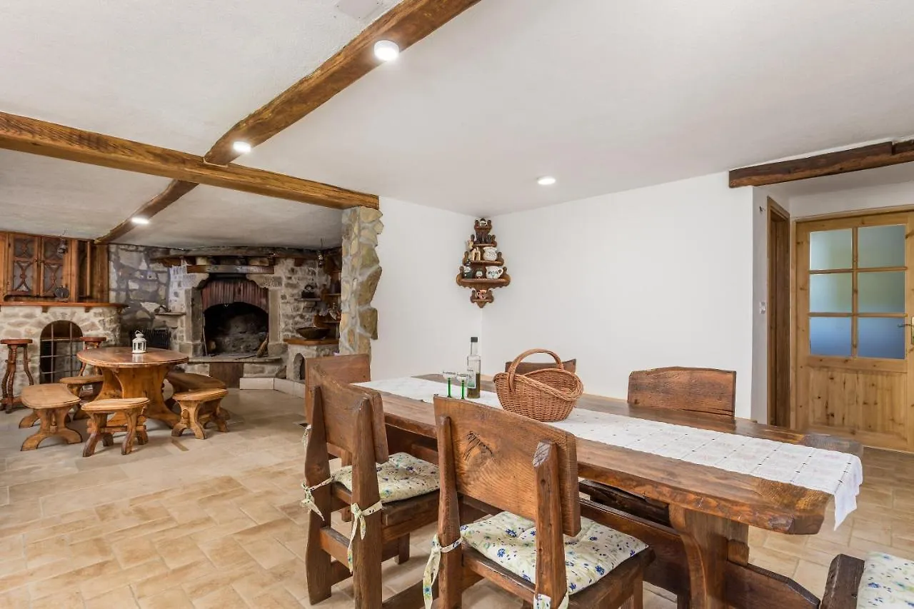 Rona Apartment & Rooms Mea Vista Buzet